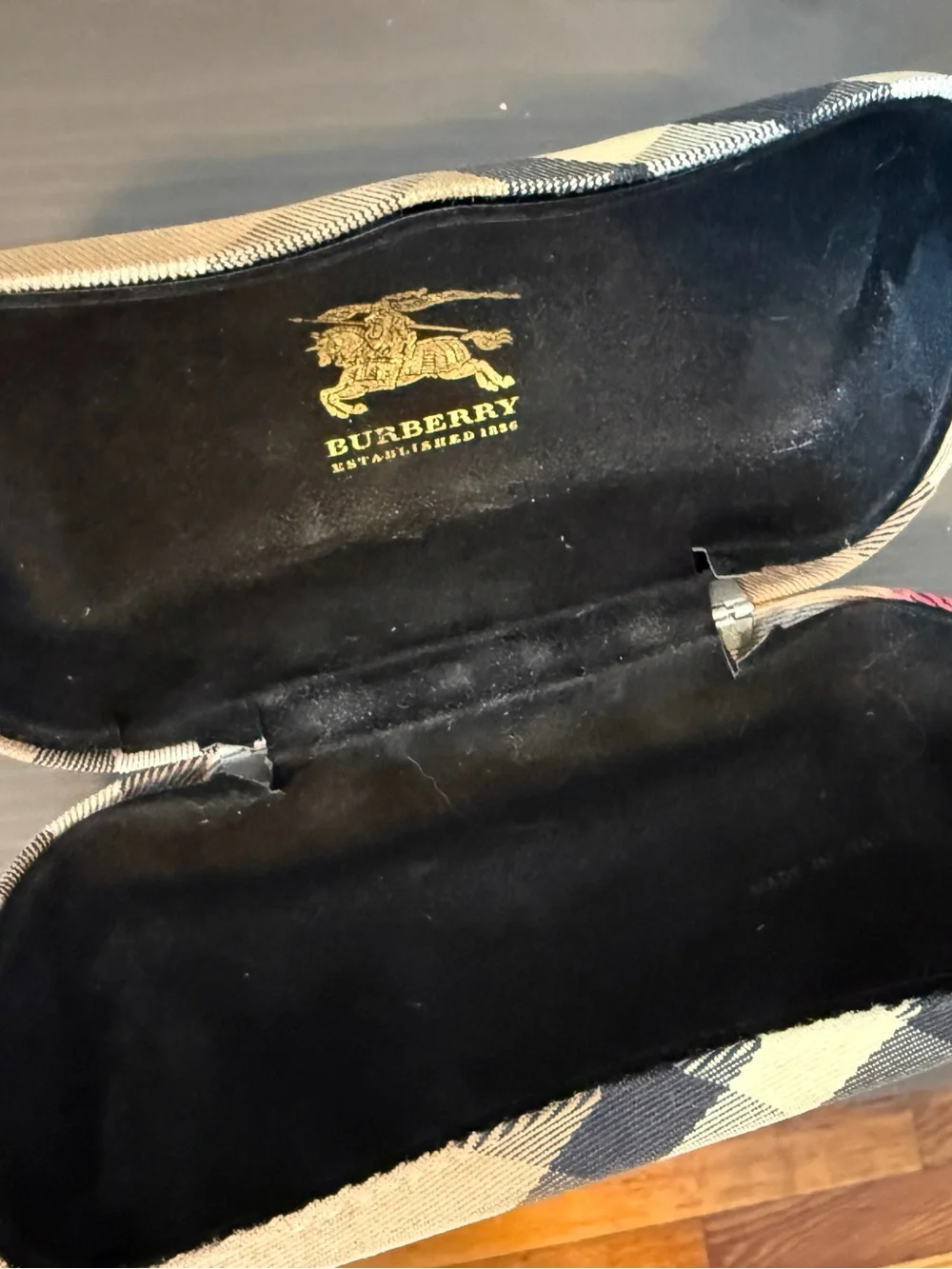 Burberry Sunglasses B4160 polarized